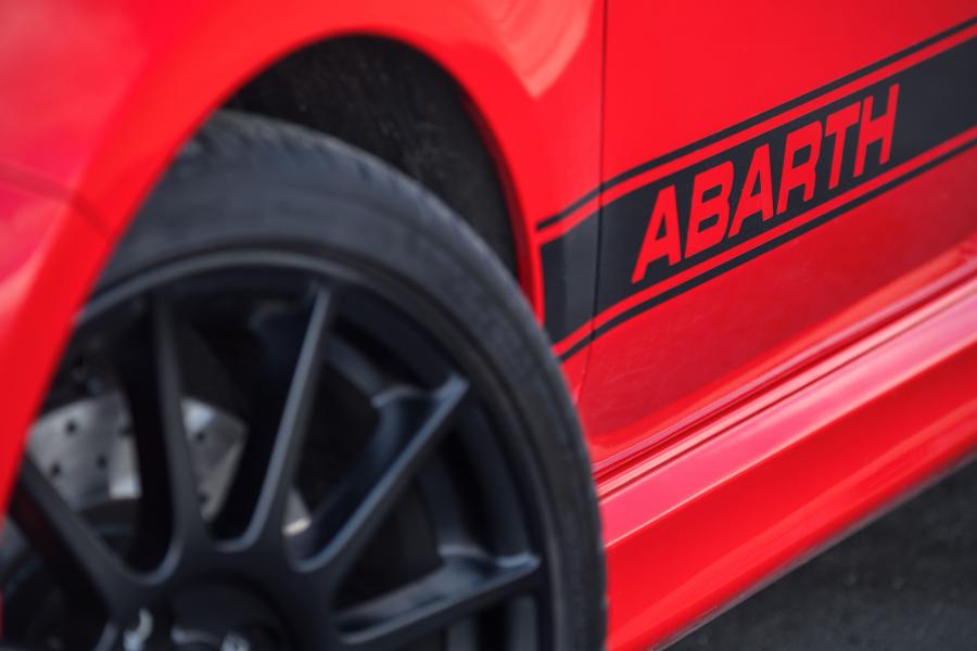 Детали экстерьера Abarth 595 Competizione (312) 2016 года  (UK) (фото 18 из 25)
